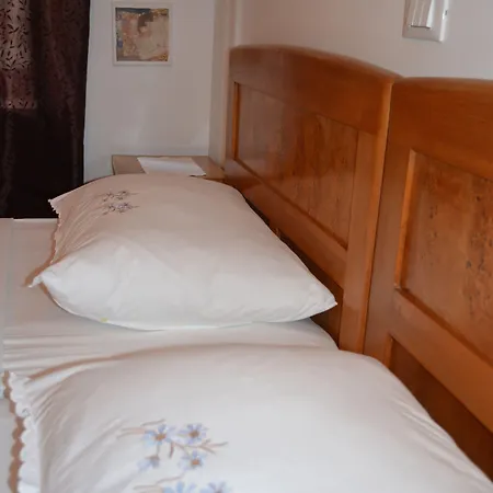 Toma With Private Parking Place