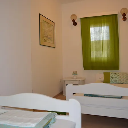 Toma With Private Parking Place Apartamento Šibenik