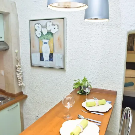 Toma With Private Parking Place Apartamento