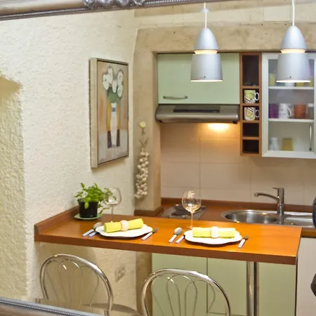 Toma With Private Parking Place Šibenik