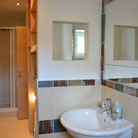 Toma With Private Parking Place Apartman