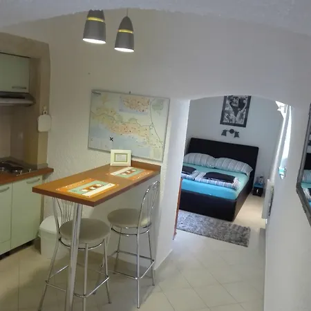 Toma With Private Parking Place Apartamento