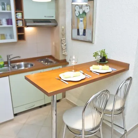 Apartment Studio Toma With Private Parking Place