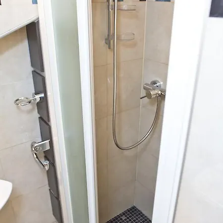 Apartment Studio Toma With Private Parking Place