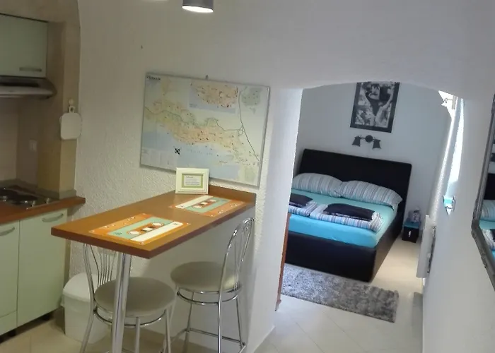 Studio Toma With Private Parking Place Apartman